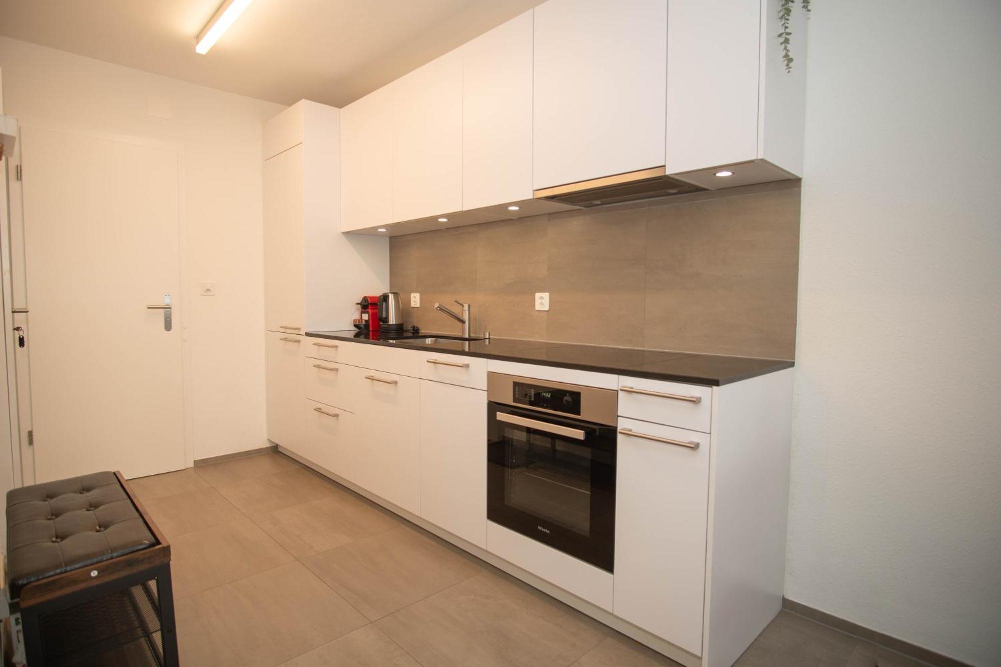 Modern In With Free Baselcard